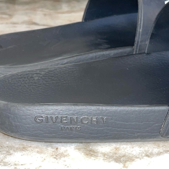 Givenchy Rubber Slides - Picture 6 of 9
